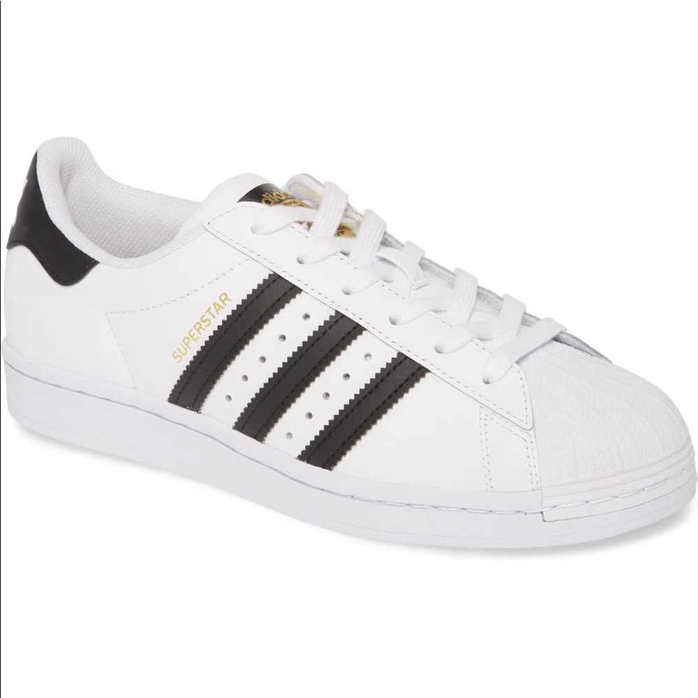 NIB Adidas Superstar Sneaker